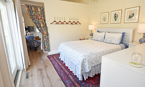 Crystal River Suite Bed and Breakfast Room at Glen Arbor